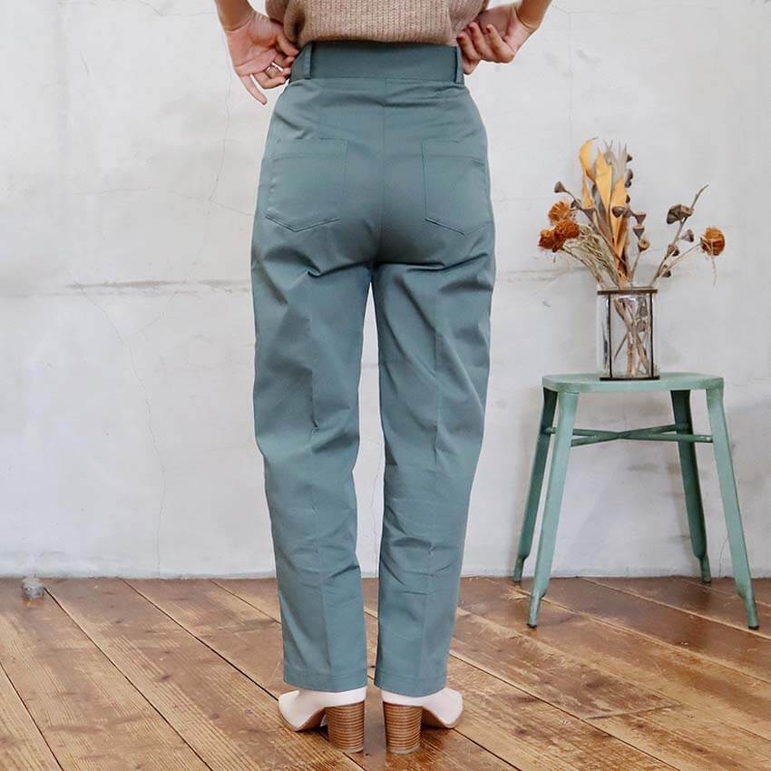 タックチノパンツ