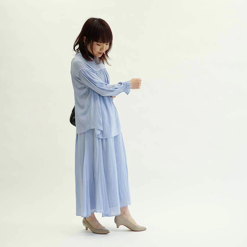 ギャザー袖ブラウス